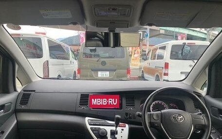 Toyota ISis I, 2016 год, 1 174 000 рублей, 11 фотография