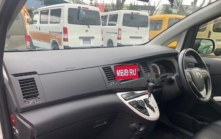 Toyota ISis I, 2016 год, 1 174 000 рублей, 10 фотография