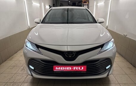 Toyota Camry, 2018 год, 2 300 000 рублей, 1 фотография