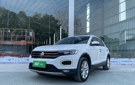 Volkswagen T-Roc I, 2022 год, 1 700 000 рублей, 1 фотография