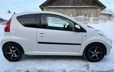 Peugeot 107 I рестайлинг, 2010 год, 525 000 рублей, 2 фотография