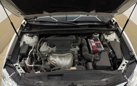 Toyota Camry, 2018 год, 2 300 000 рублей, 2 фотография