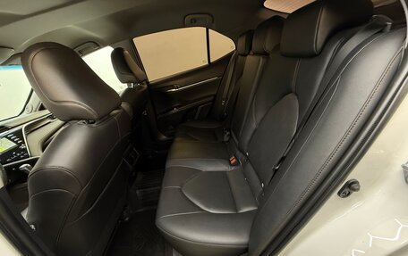 Toyota Camry, 2018 год, 2 300 000 рублей, 14 фотография