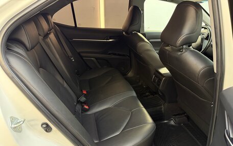 Toyota Camry, 2018 год, 2 300 000 рублей, 17 фотография