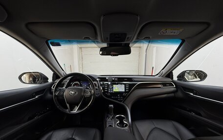 Toyota Camry, 2018 год, 2 300 000 рублей, 15 фотография