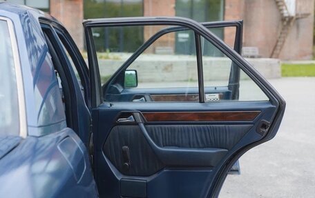 Mercedes-Benz E-Класс, 1992 год, 200 000 рублей, 13 фотография