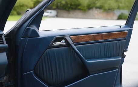 Mercedes-Benz E-Класс, 1992 год, 200 000 рублей, 15 фотография