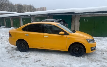Volkswagen Polo VI (EU Market), 2015 год, 950 000 рублей, 2 фотография
