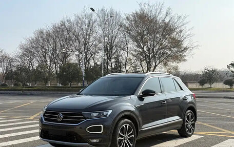 Volkswagen T-Roc I, 2022 год, 1 920 001 рублей, 3 фотография