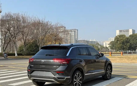 Volkswagen T-Roc I, 2022 год, 1 920 001 рублей, 8 фотография