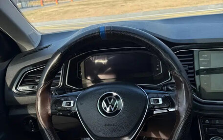 Volkswagen T-Roc I, 2022 год, 1 920 001 рублей, 11 фотография