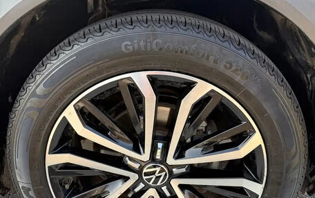 Volkswagen T-Roc I, 2022 год, 1 920 001 рублей, 16 фотография