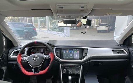 Volkswagen T-Roc I, 2022 год, 1 700 000 рублей, 9 фотография