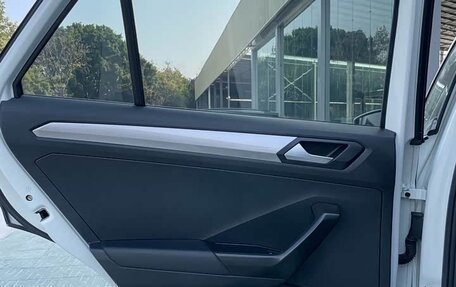 Volkswagen T-Roc I, 2022 год, 1 700 000 рублей, 12 фотография