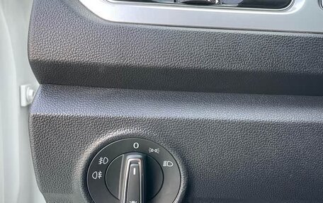 Volkswagen T-Roc I, 2022 год, 1 700 000 рублей, 20 фотография