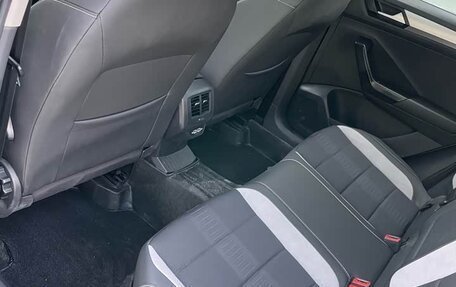 Volkswagen T-Roc I, 2022 год, 1 700 000 рублей, 22 фотография