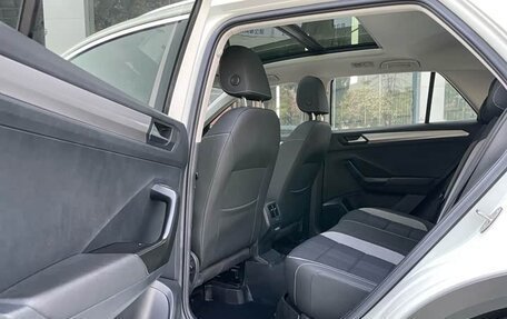 Volkswagen T-Roc I, 2022 год, 1 700 000 рублей, 23 фотография