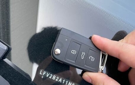 Volkswagen T-Roc I, 2022 год, 1 700 000 рублей, 24 фотография