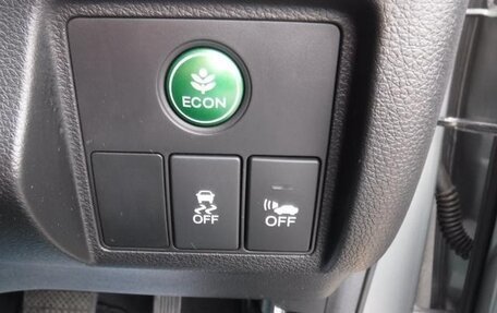 Honda Vezel, 2014 год, 1 074 000 рублей, 13 фотография