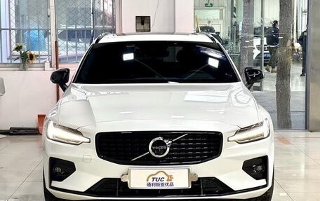 Volvo V60 II, 2025 год, 5 600 000 рублей, 5 фотография