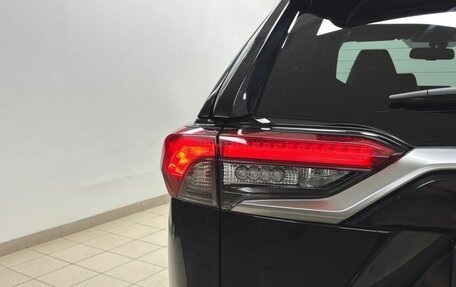 Toyota RAV4, 2021 год, 3 350 000 рублей, 10 фотография