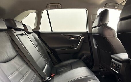 Toyota RAV4, 2021 год, 3 350 000 рублей, 13 фотография