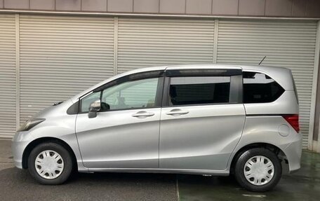 Honda Freed I, 2010 год, 750 000 рублей, 2 фотография