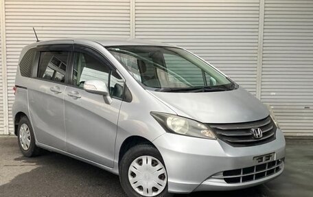 Honda Freed I, 2010 год, 750 000 рублей, 6 фотография