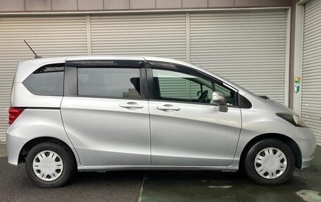 Honda Freed I, 2010 год, 750 000 рублей, 5 фотография