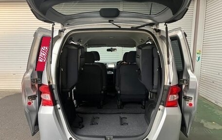 Honda Freed I, 2010 год, 750 000 рублей, 7 фотография