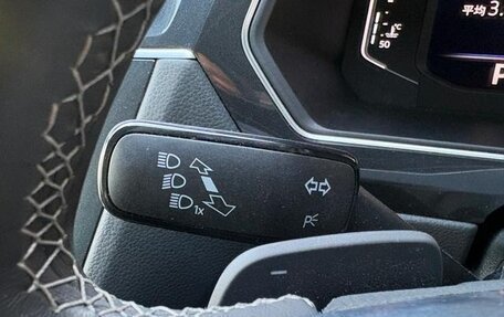 Volkswagen Tiguan II, 2017 год, 1 783 000 рублей, 12 фотография