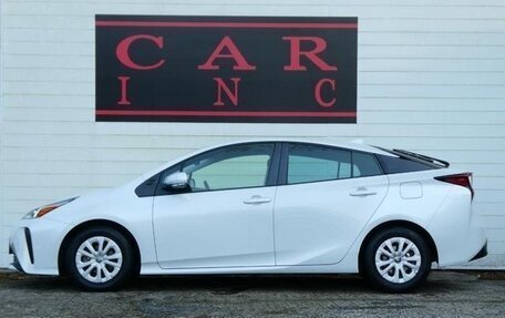 Toyota Prius IV XW50, 2020 год, 3 056 000 рублей, 4 фотография