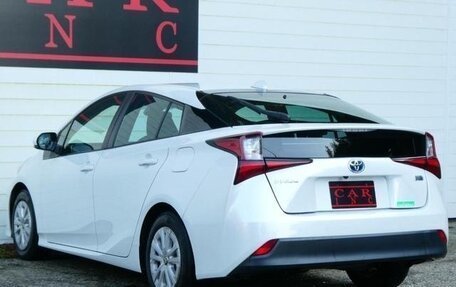 Toyota Prius IV XW50, 2020 год, 3 056 000 рублей, 5 фотография