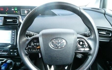 Toyota Prius IV XW50, 2020 год, 3 056 000 рублей, 10 фотография