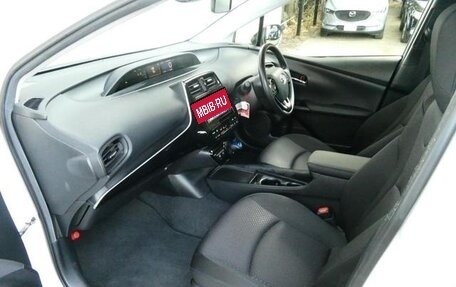 Toyota Prius IV XW50, 2020 год, 3 056 000 рублей, 13 фотография