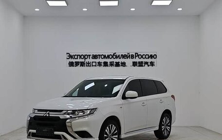 Mitsubishi Outlander III рестайлинг 3, 2022 год, 1 635 000 рублей, 1 фотография