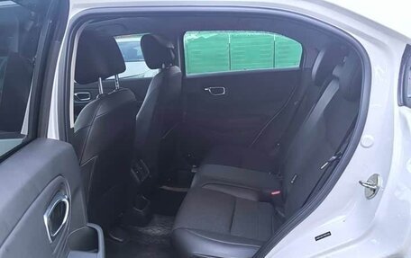 Honda Vezel, 2023 год, 2 150 000 рублей, 11 фотография