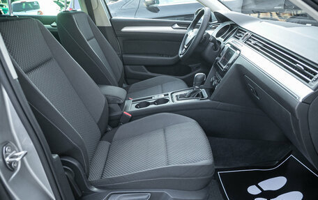 Volkswagen Passat B8 рестайлинг, 2017 год, 1 525 000 рублей, 19 фотография