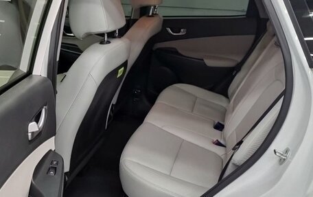 Hyundai Kona I, 2022 год, 1 335 000 рублей, 8 фотография