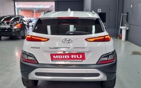 Hyundai Kona I, 2022 год, 1 335 000 рублей, 4 фотография
