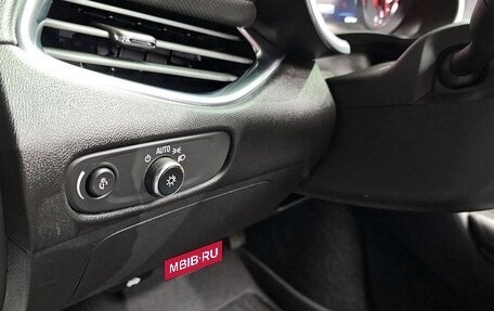 Chevrolet Malibu IX, 2022 год, 1 300 000 рублей, 13 фотография