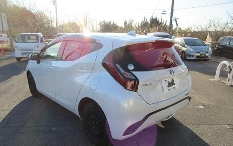 Toyota Aqua, 2022 год, 1 425 000 рублей, 6 фотография