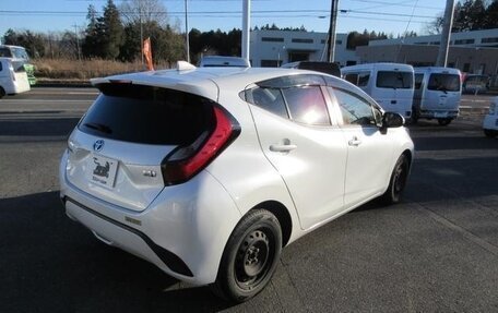 Toyota Aqua, 2022 год, 1 425 000 рублей, 4 фотография