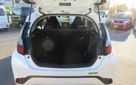 Toyota Aqua, 2022 год, 1 425 000 рублей, 11 фотография