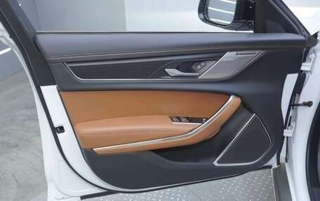 Jaguar XF II, 2024 год, 6 500 000 рублей, 14 фотография