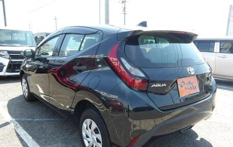 Toyota Aqua, 2022 год, 1 650 000 рублей, 8 фотография