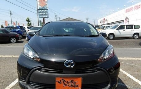 Toyota Aqua, 2022 год, 1 650 000 рублей, 2 фотография