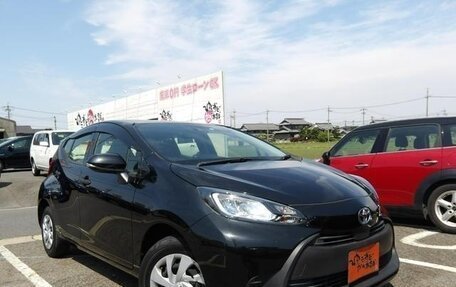 Toyota Aqua, 2022 год, 1 650 000 рублей, 6 фотография