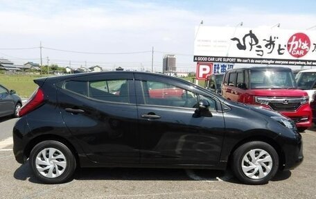Toyota Aqua, 2022 год, 1 650 000 рублей, 4 фотография