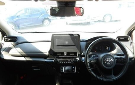 Toyota Aqua, 2022 год, 1 650 000 рублей, 13 фотография